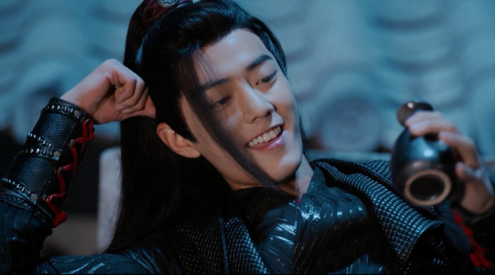 《陈情令》魏无羡爬忘机屋顶喝酒求收留...